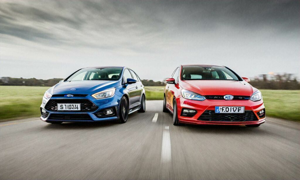 Ford Focus ST kontra VW Golf GTI: Który hot hatch jest królem segmentu?